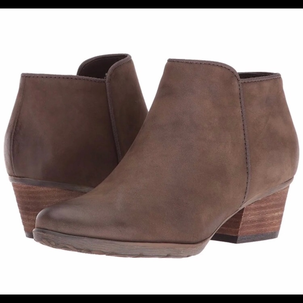 Blondo Waterproof Villa Booties In taupe